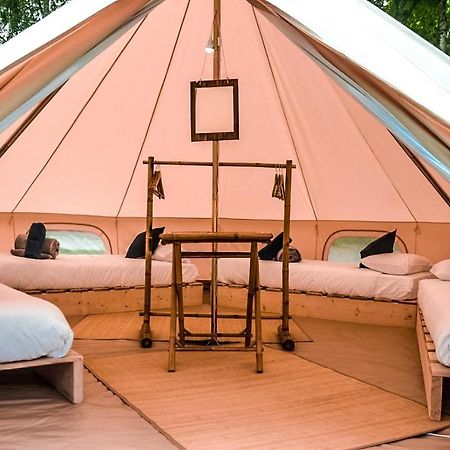 Отель Lodg'Ing Secret Camp Ariege Lordat Экстерьер фото
