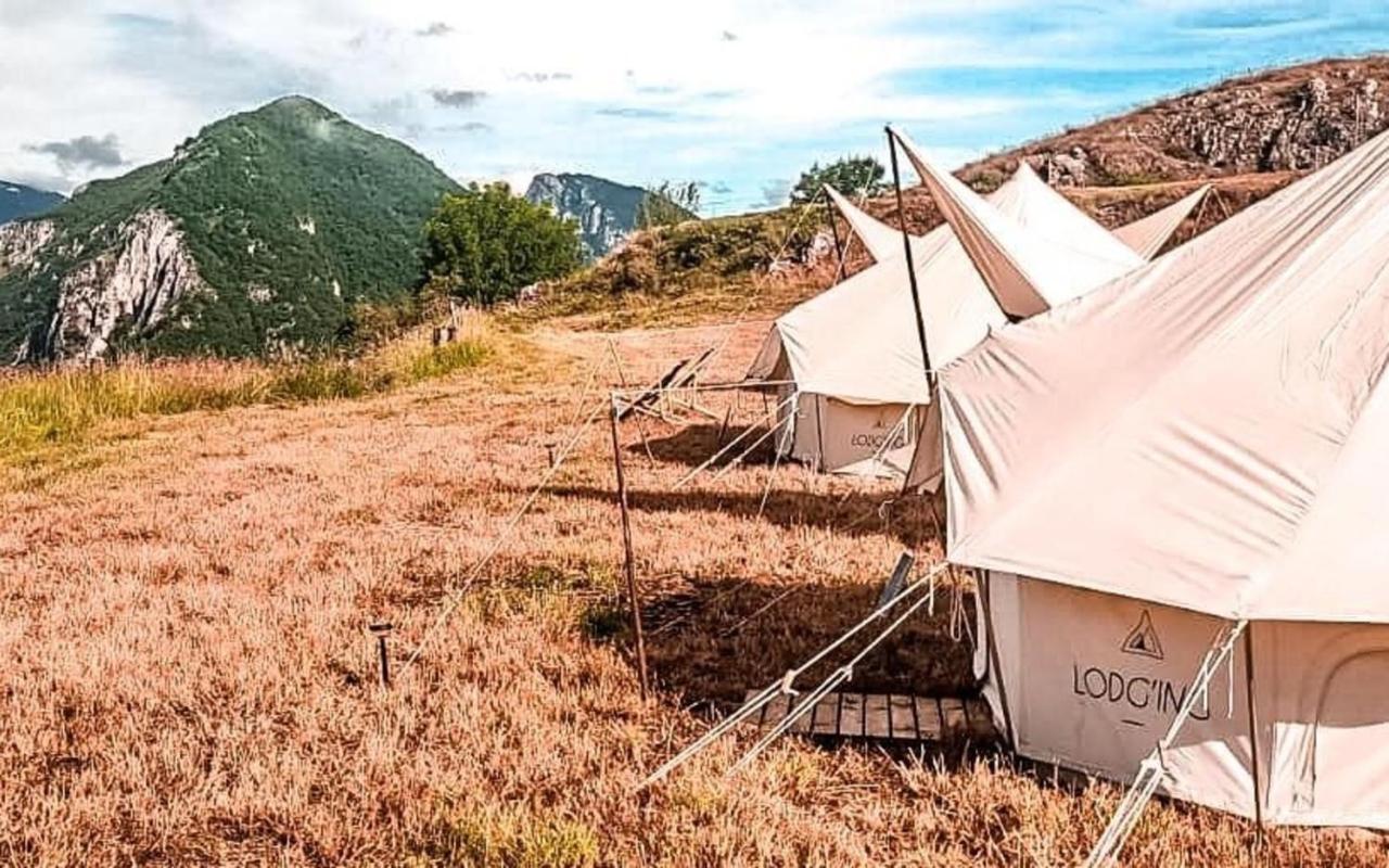 Отель Lodg'Ing Secret Camp Ariege Lordat Экстерьер фото
