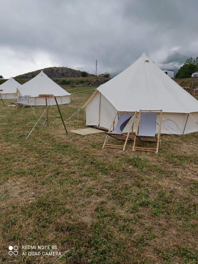 Отель Lodg'Ing Secret Camp Ariege Lordat Экстерьер фото